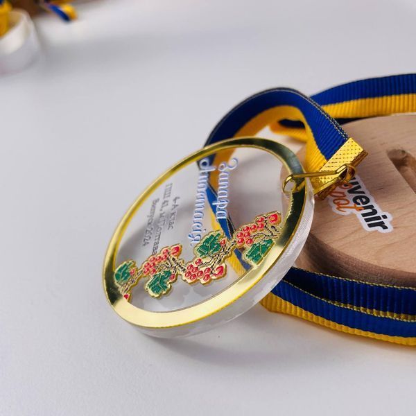 Іменна медаль 🏅 для випускників з вишивкою G24 фото